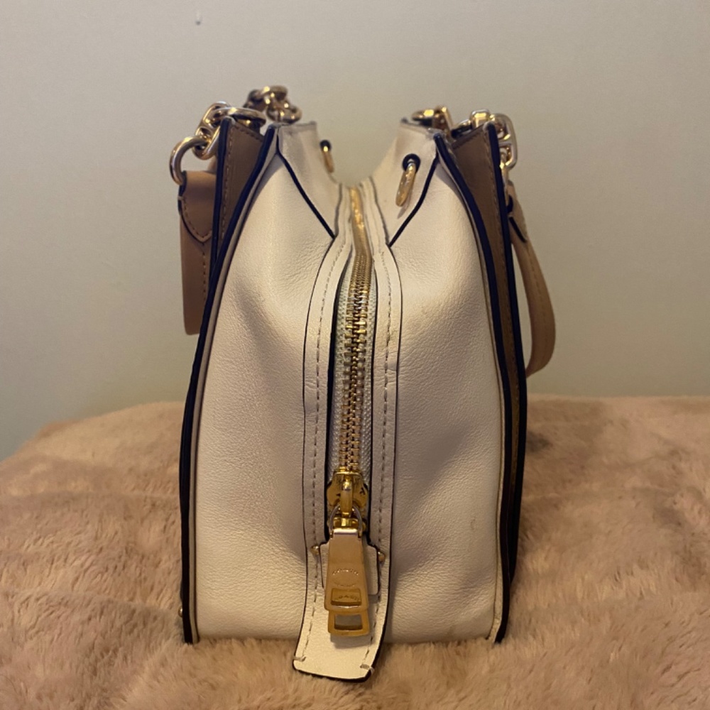 Coach purse - Picture 2 of 7